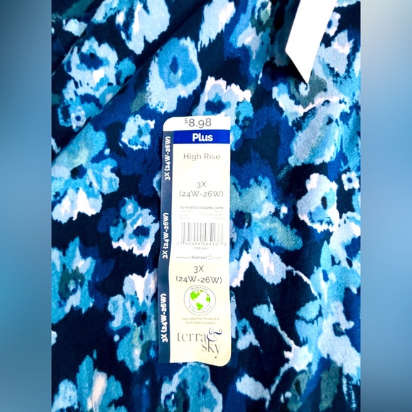 NWT~Terra & Sky Blue Shades of Florals Capri Length Leggings - Picture 2 of 3